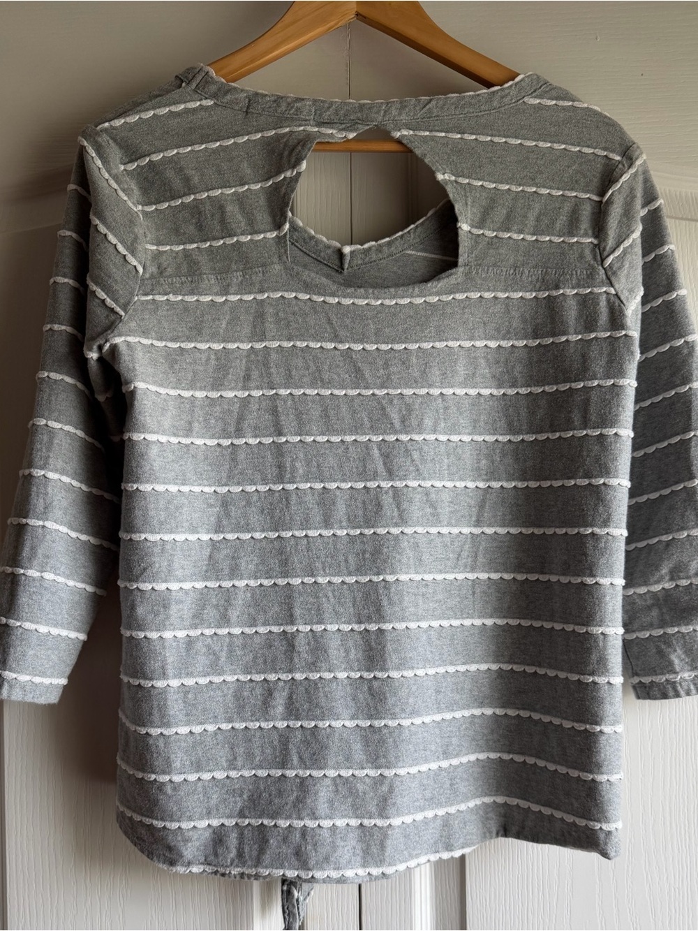 Mododoc Scallop Striped 3/4 Sleeve Top - Picture 5 of 7